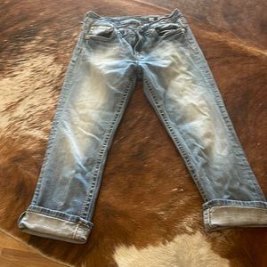 Miss Me capris - size 29, will need new button